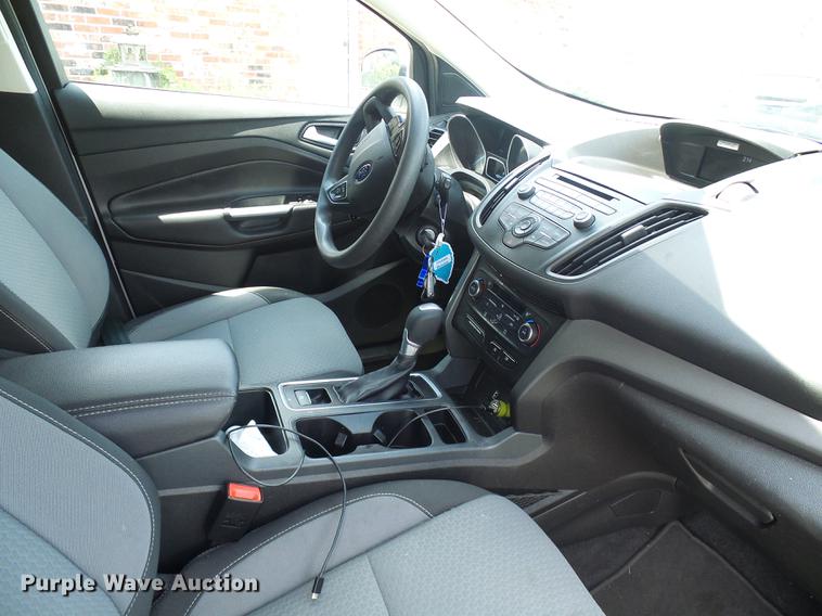 image for item DD8601 2017 Ford Escape SUV