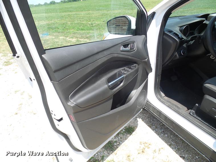 image for item DD8601 2017 Ford Escape SUV