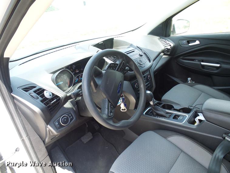 image for item DD8601 2017 Ford Escape SUV