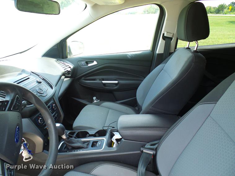 image for item DD8601 2017 Ford Escape SUV