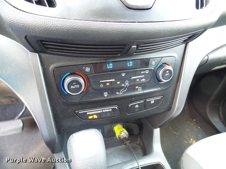 image for item DD8601 2017 Ford Escape SUV