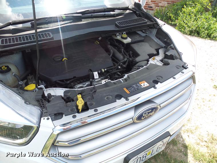 image for item DD8601 2017 Ford Escape SUV