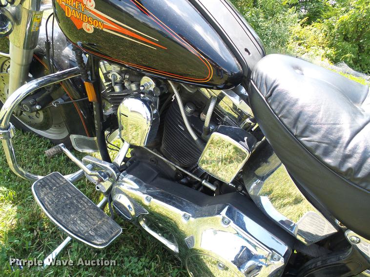 image for item DD8603 1993 Harley Davidson FLSTC Softtail motorcycle