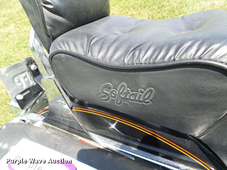 image for item DD8603 1993 Harley Davidson FLSTC Softtail motorcycle