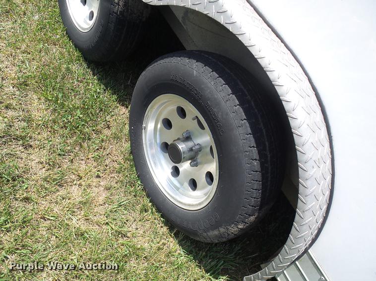 image for item DD8604 2001 Wells Cargo enclosed cargo trailer