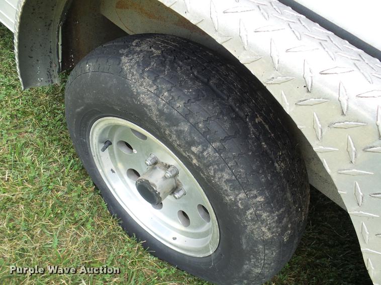 image for item DD8604 2001 Wells Cargo enclosed cargo trailer