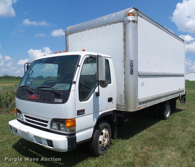 image for item DD8605 2005 GMC W4500 box truck
