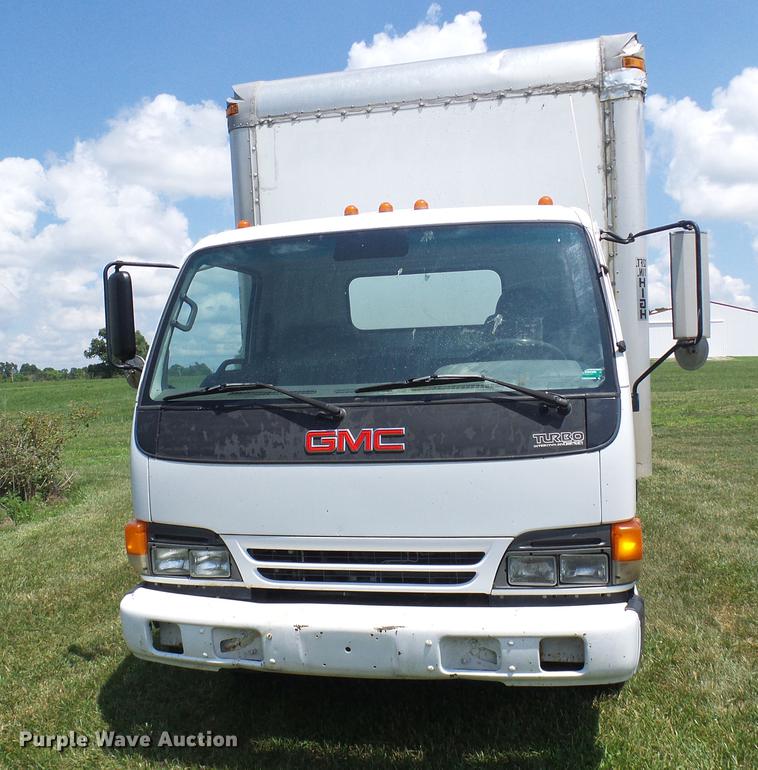 image for item DD8605 2005 GMC W4500 box truck