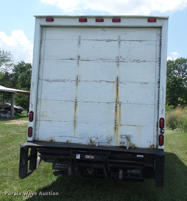 image for item DD8605 2005 GMC W4500 box truck