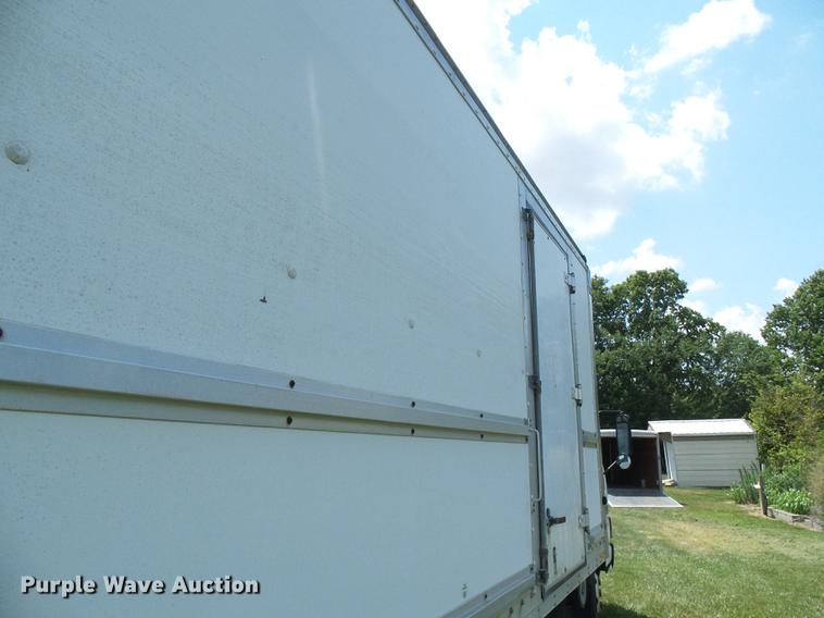 image for item DD8605 2005 GMC W4500 box truck