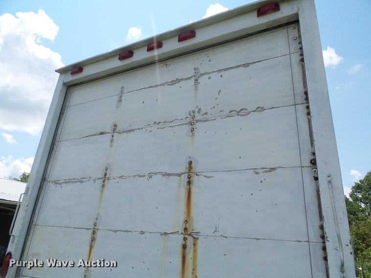 image for item DD8605 2005 GMC W4500 box truck