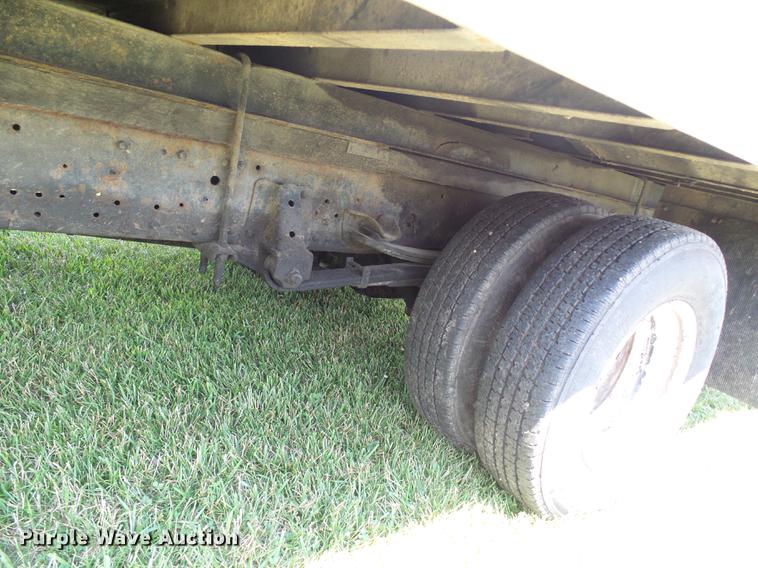 image for item DD8605 2005 GMC W4500 box truck