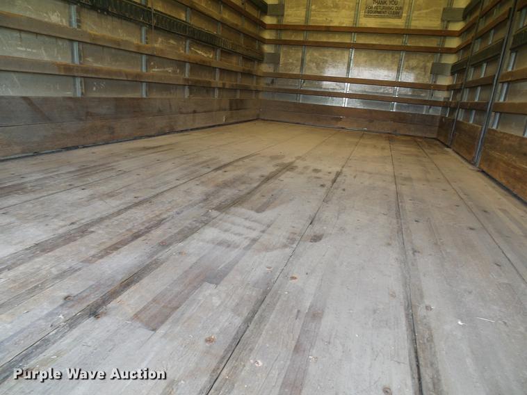 image for item DD8605 2005 GMC W4500 box truck