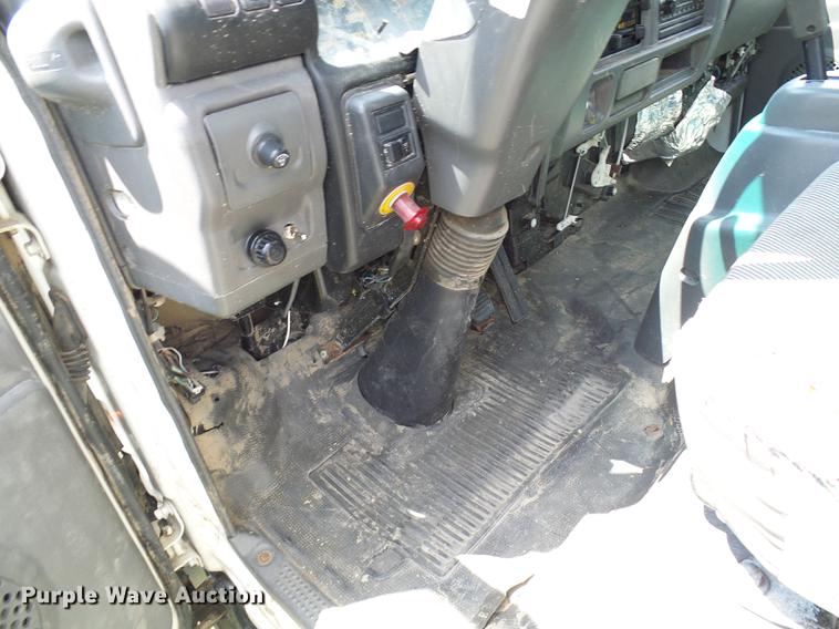 image for item DD8605 2005 GMC W4500 box truck