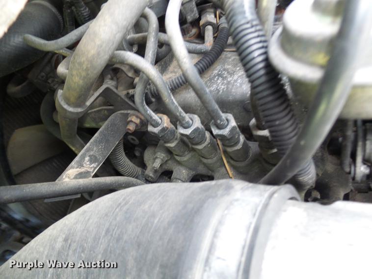 image for item DD8605 2005 GMC W4500 box truck