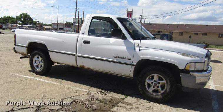 image for item DD8829 1995 Dodge Ram 1500 pickup truck