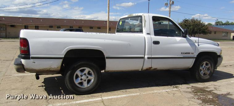 image for item DD8829 1995 Dodge Ram 1500 pickup truck
