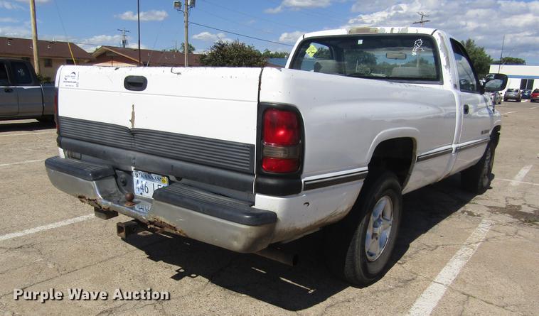image for item DD8829 1995 Dodge Ram 1500 pickup truck