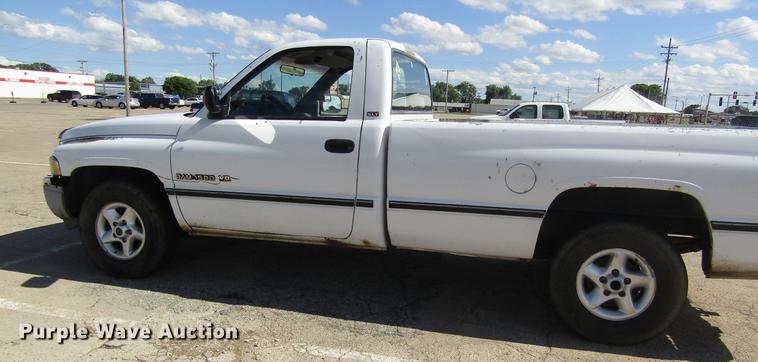 image for item DD8829 1995 Dodge Ram 1500 pickup truck