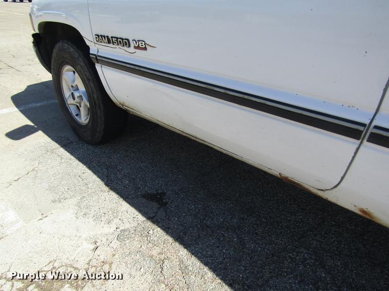 image for item DD8829 1995 Dodge Ram 1500 pickup truck