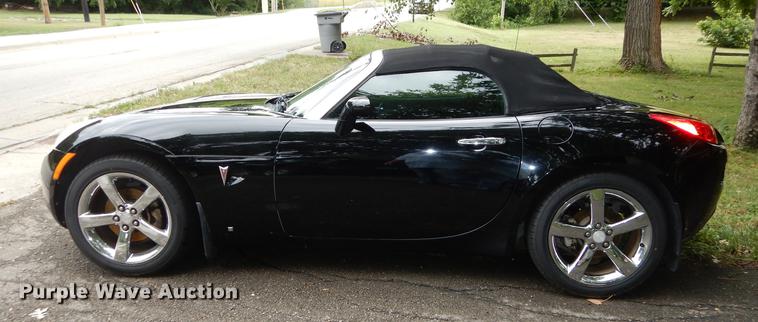 image for item DE1793 2006 Pontiac Solstice convertible