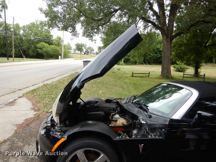image for item DE1793 2006 Pontiac Solstice convertible