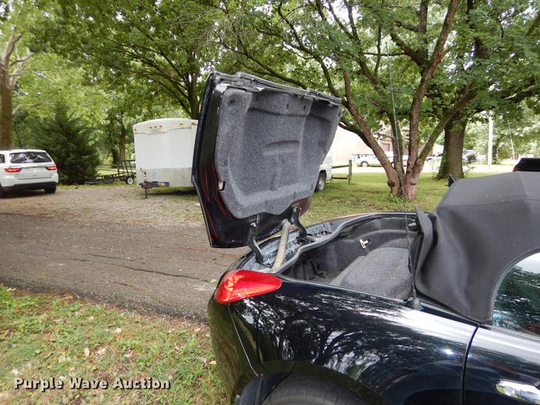 image for item DE1793 2006 Pontiac Solstice convertible