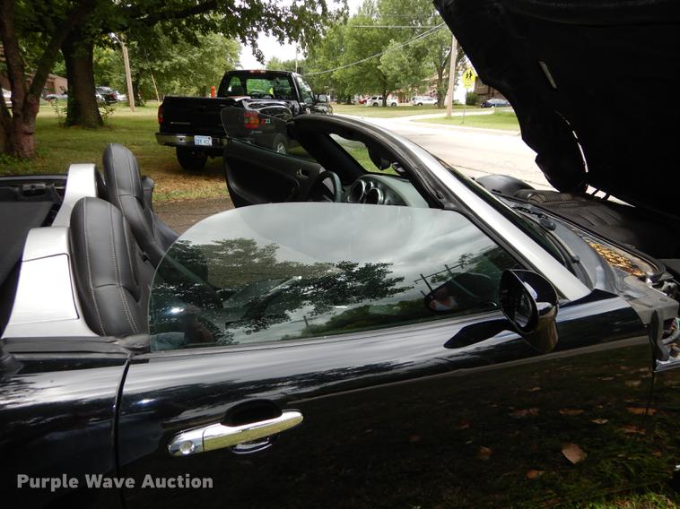 image for item DE1793 2006 Pontiac Solstice convertible