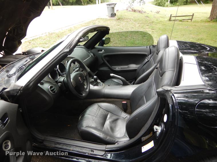 image for item DE1793 2006 Pontiac Solstice convertible