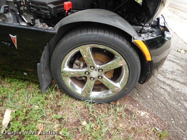 image for item DE1793 2006 Pontiac Solstice convertible