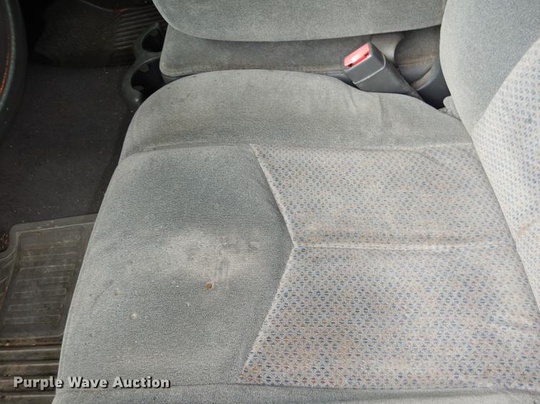 image for item DE1821 2004 Chevrolet Silverado 1500 Z71 pickup truck