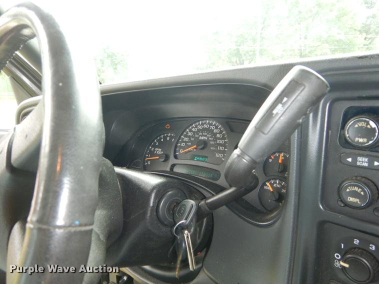 image for item DE1821 2004 Chevrolet Silverado 1500 Z71 pickup truck