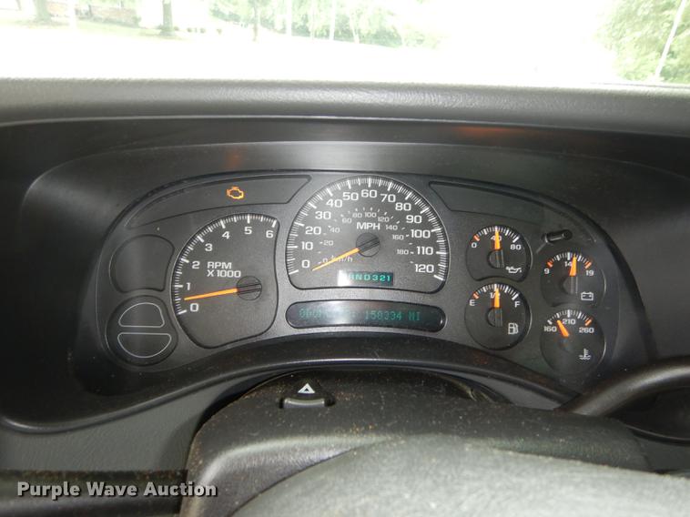 image for item DE1821 2004 Chevrolet Silverado 1500 Z71 pickup truck