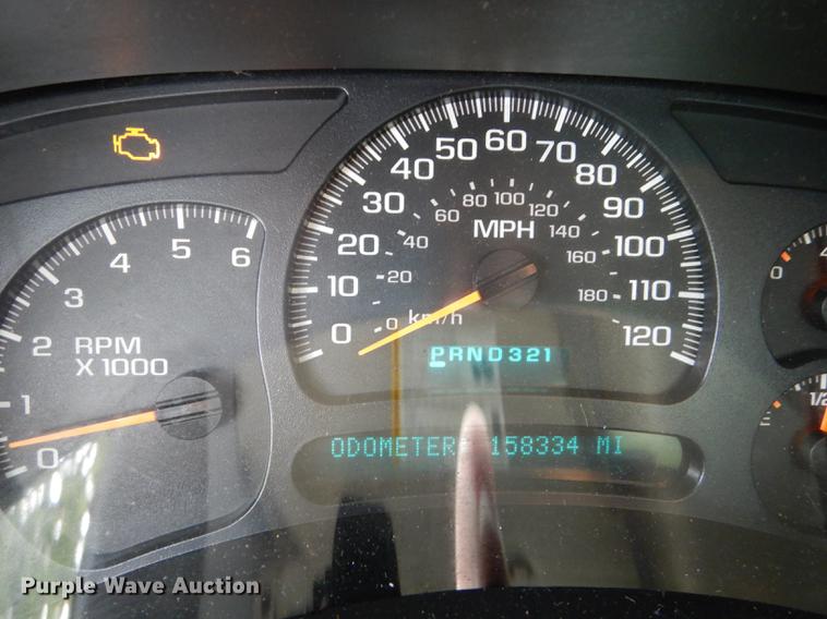 image for item DE1821 2004 Chevrolet Silverado 1500 Z71 pickup truck