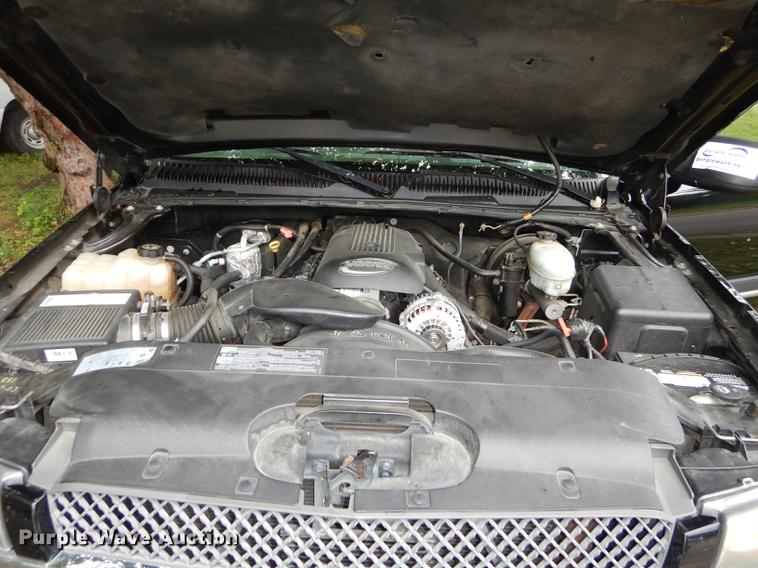 image for item DE1821 2004 Chevrolet Silverado 1500 Z71 pickup truck