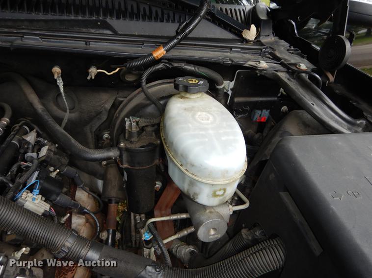 image for item DE1821 2004 Chevrolet Silverado 1500 Z71 pickup truck