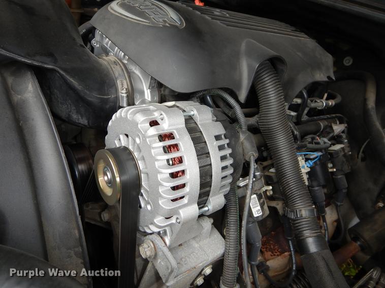 image for item DE1821 2004 Chevrolet Silverado 1500 Z71 pickup truck