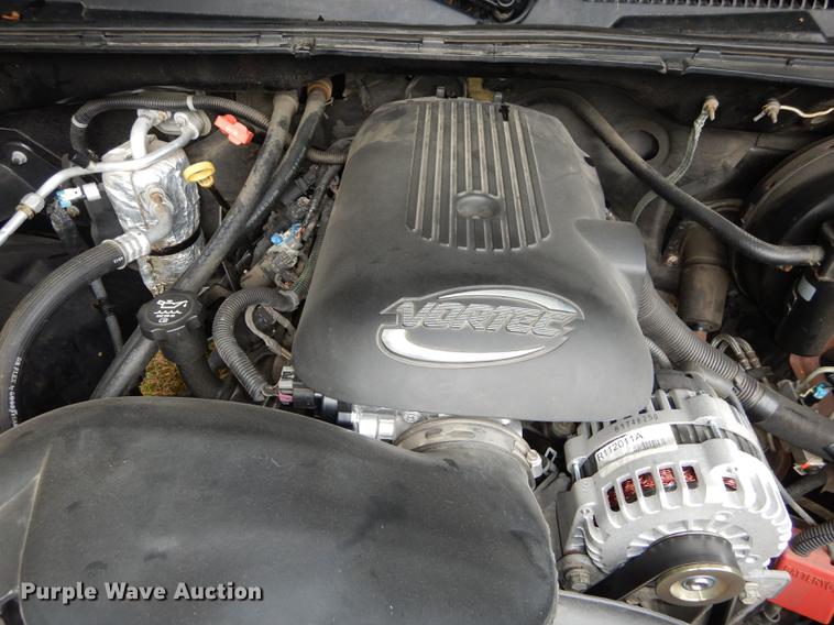 image for item DE1821 2004 Chevrolet Silverado 1500 Z71 pickup truck