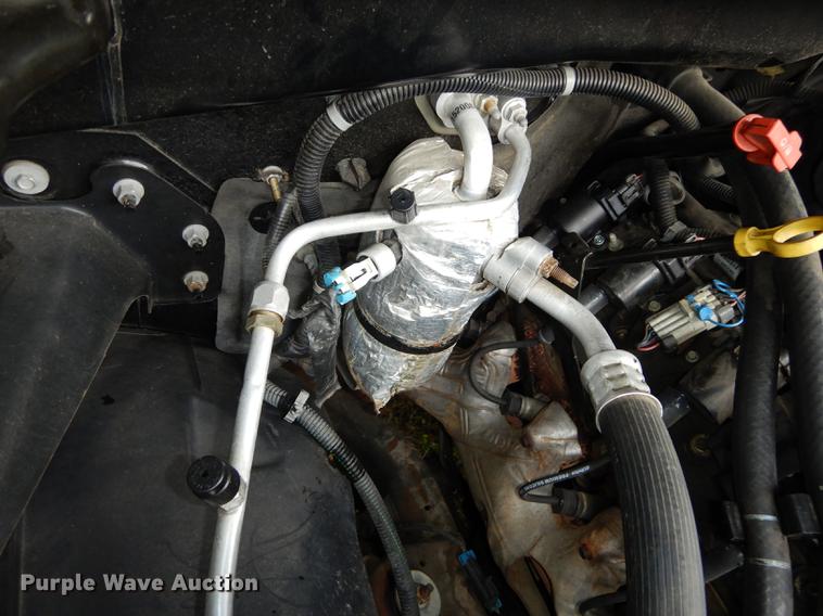 image for item DE1821 2004 Chevrolet Silverado 1500 Z71 pickup truck