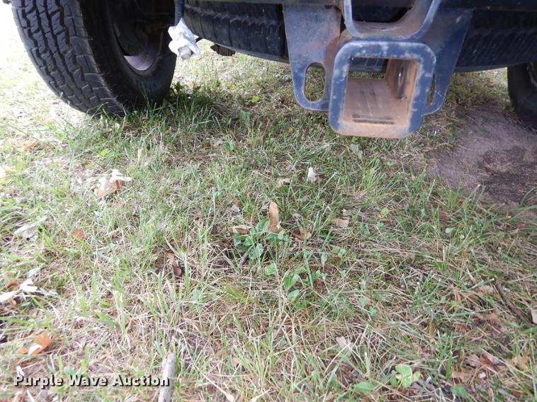 image for item DE1821 2004 Chevrolet Silverado 1500 Z71 pickup truck