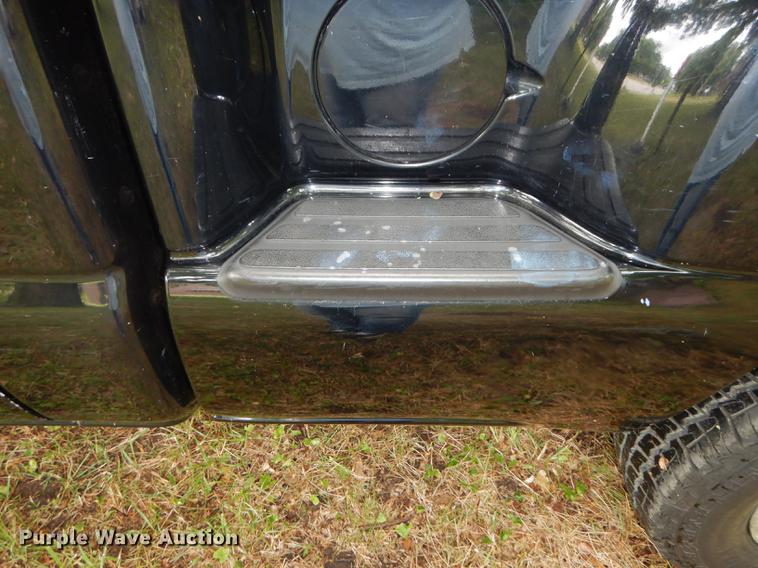 image for item DE1821 2004 Chevrolet Silverado 1500 Z71 pickup truck