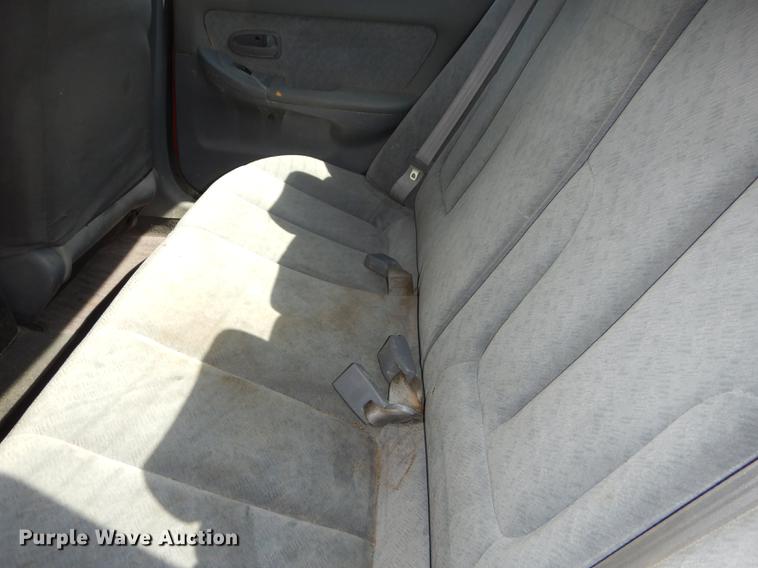 image for item DE1827 2004 Hyundai Elantra