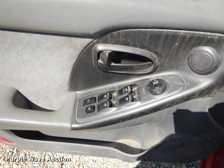 image for item DE1827 2004 Hyundai Elantra