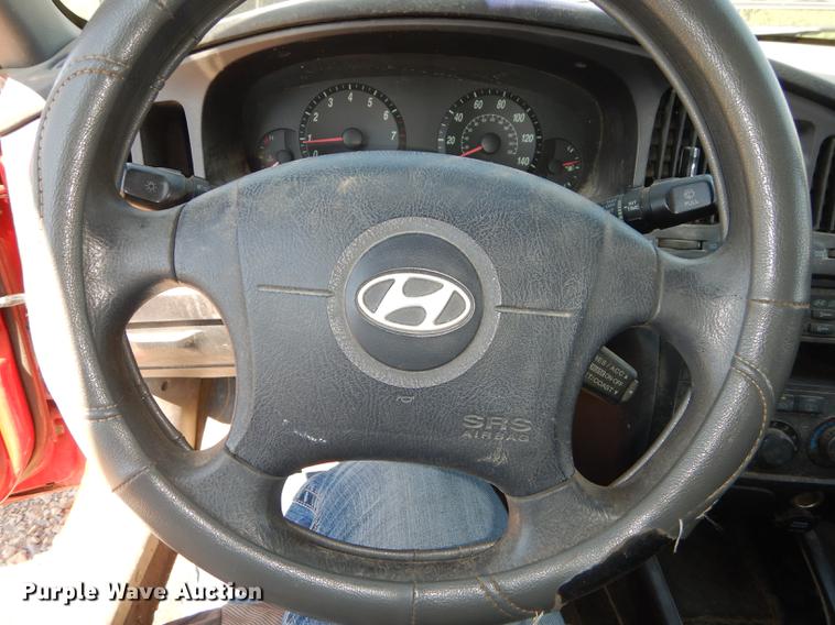 image for item DE1827 2004 Hyundai Elantra