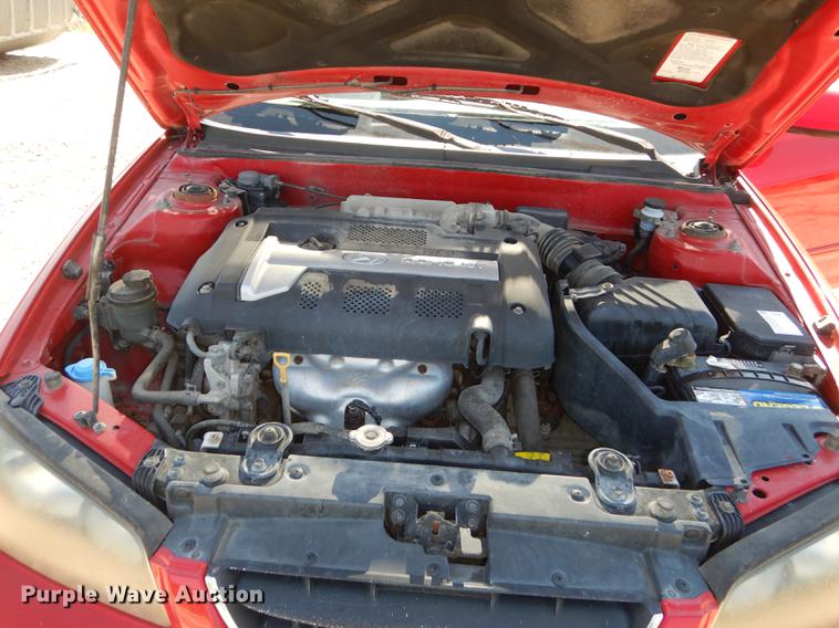 image for item DE1827 2004 Hyundai Elantra