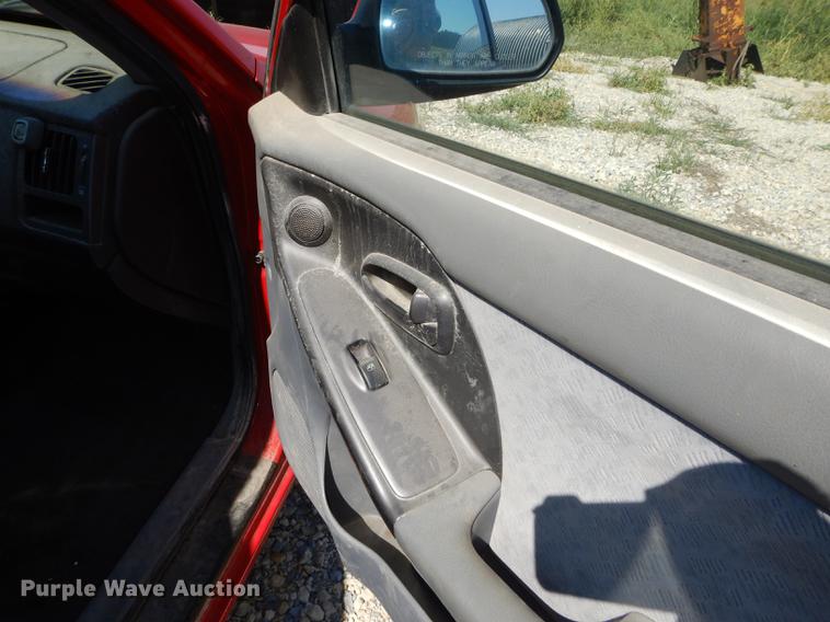 image for item DE1827 2004 Hyundai Elantra