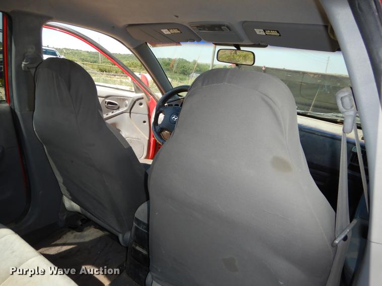 image for item DE1827 2004 Hyundai Elantra