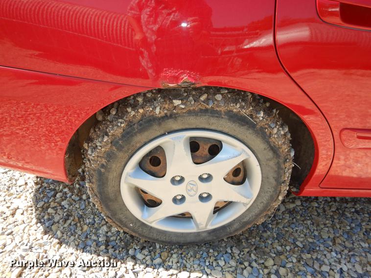 image for item DE1827 2004 Hyundai Elantra
