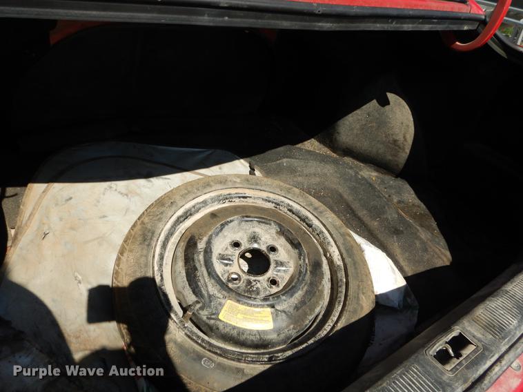 image for item DE1827 2004 Hyundai Elantra