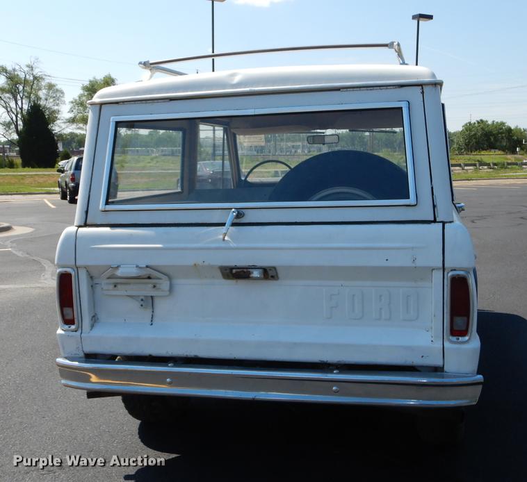image for item DE1854 1969 Ford Bronco Sport SUV